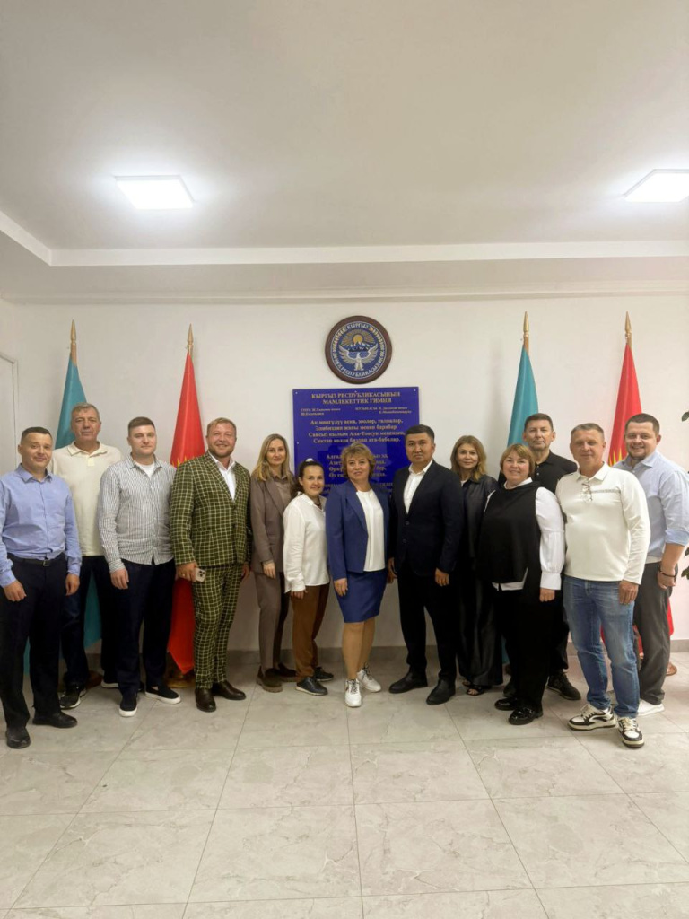 photo_5352571270467811798_y (1).jpg photo_5352571270467811798_y (1).jpg