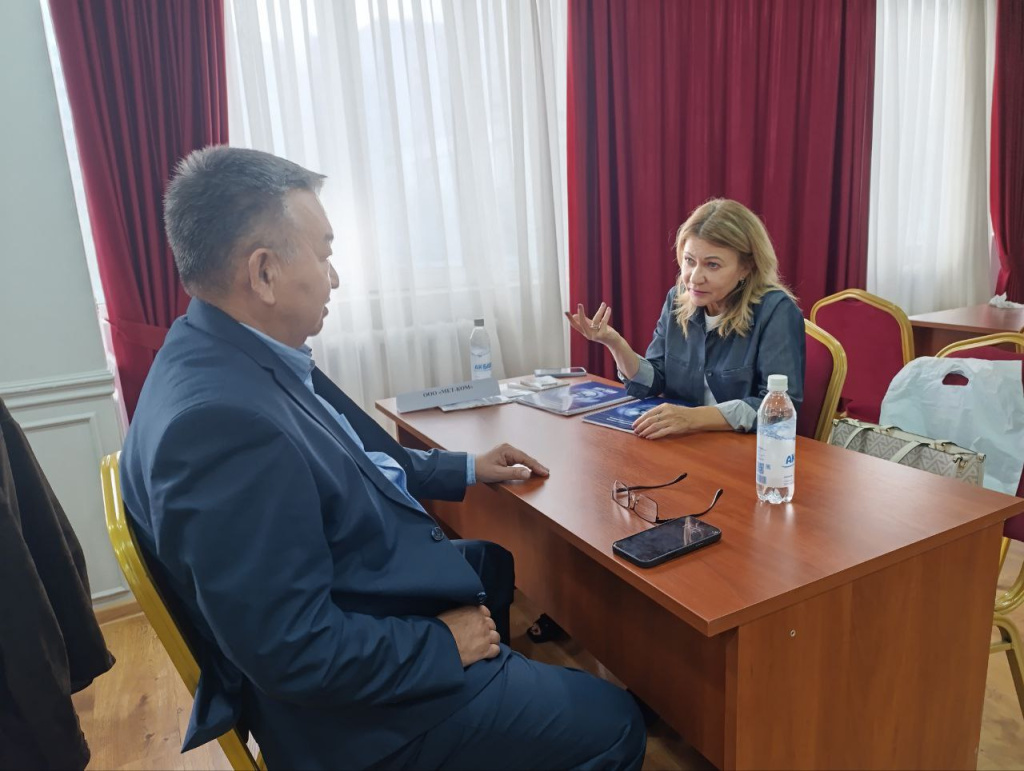 photo_5352571270467811800_y (1).jpg photo_5352571270467811800_y (1).jpg