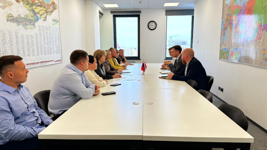 photo_5357470616971771878_y (1).jpg photo_5357470616971771878_y (1).jpg