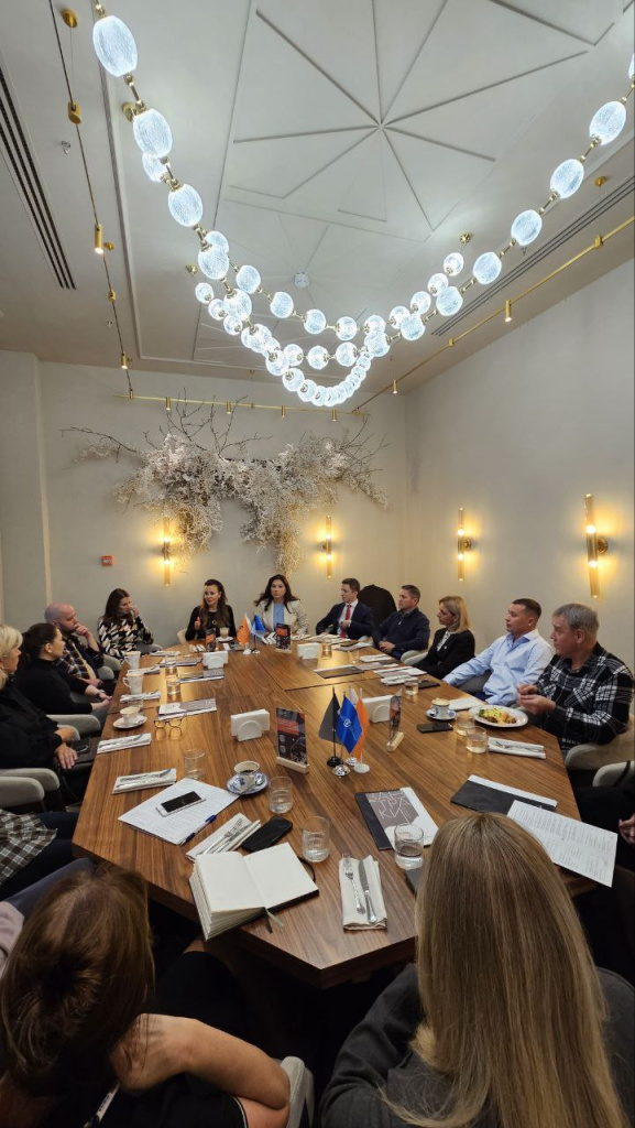 photo_5361671326915490663_y.jpg photo_5361671326915490663_y.jpg